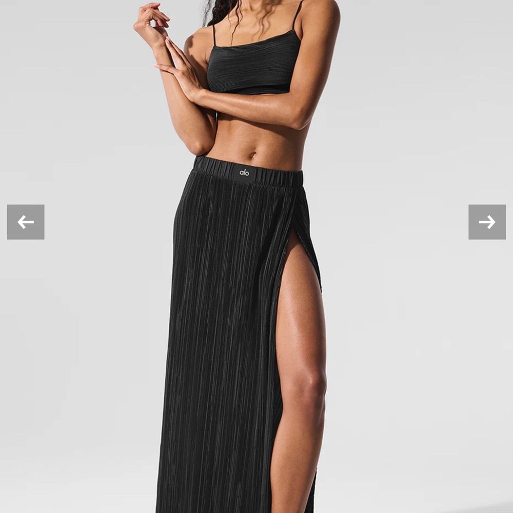 ALO Yoga Black Pleated Maxi Skirt with Slit